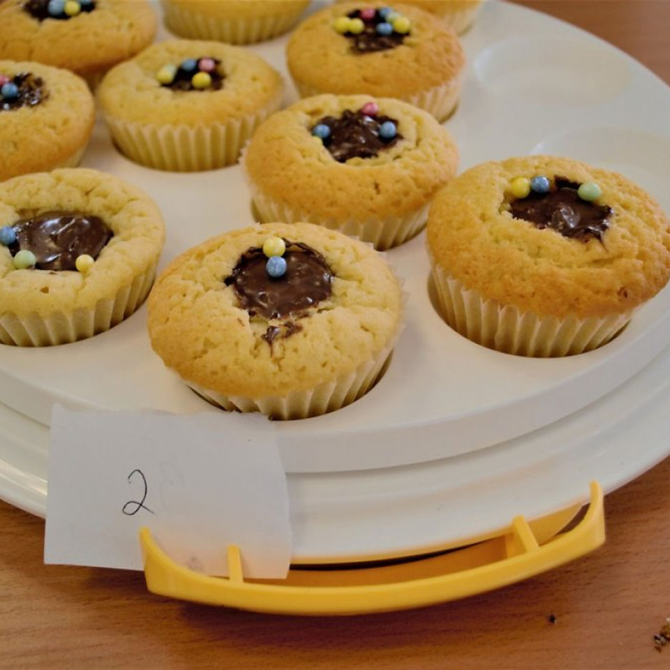 Bake sale of Y8 for Detský domov Bratislava