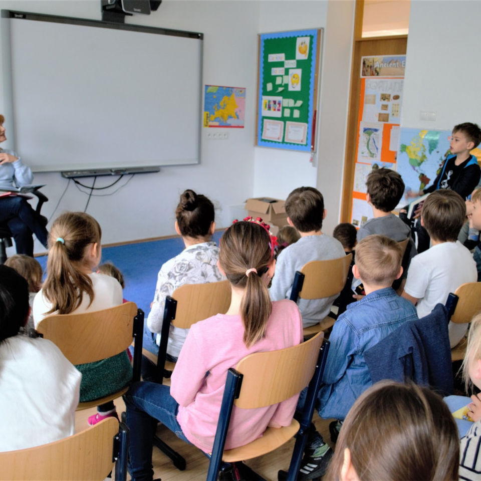 Trio publishing reads to CIS students