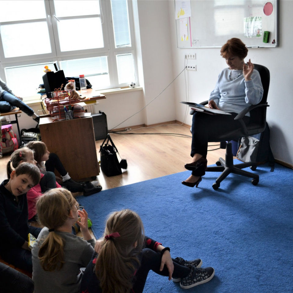 Trio publishing reads to CIS students