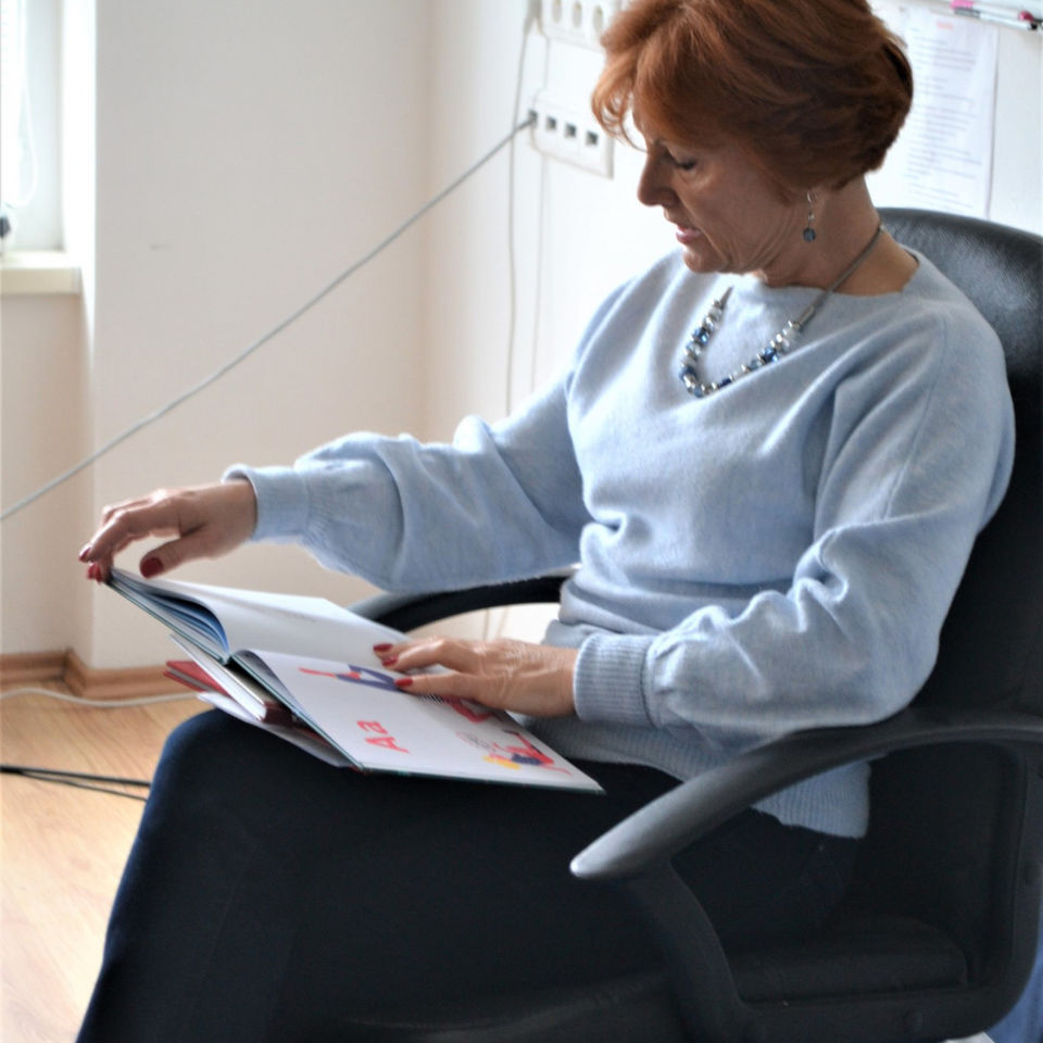 Trio publishing reads to CIS students