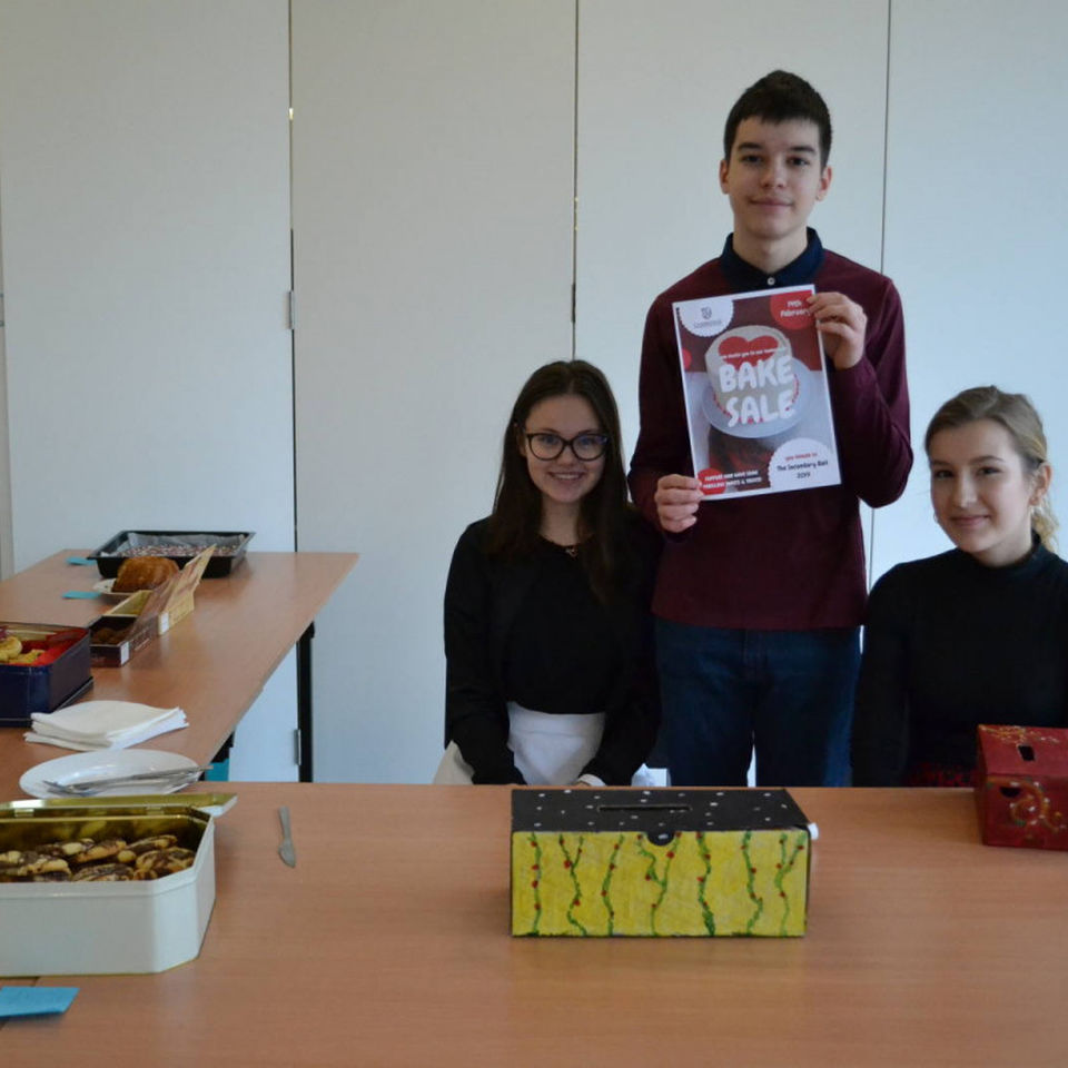 Valentine’s Bake Sale of Y10P students