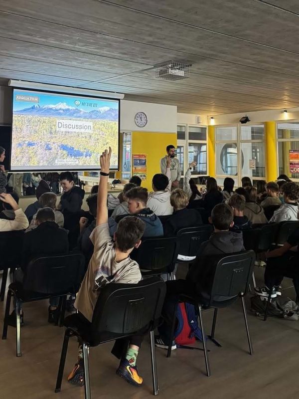 Instagram @cambridgeschool.eu